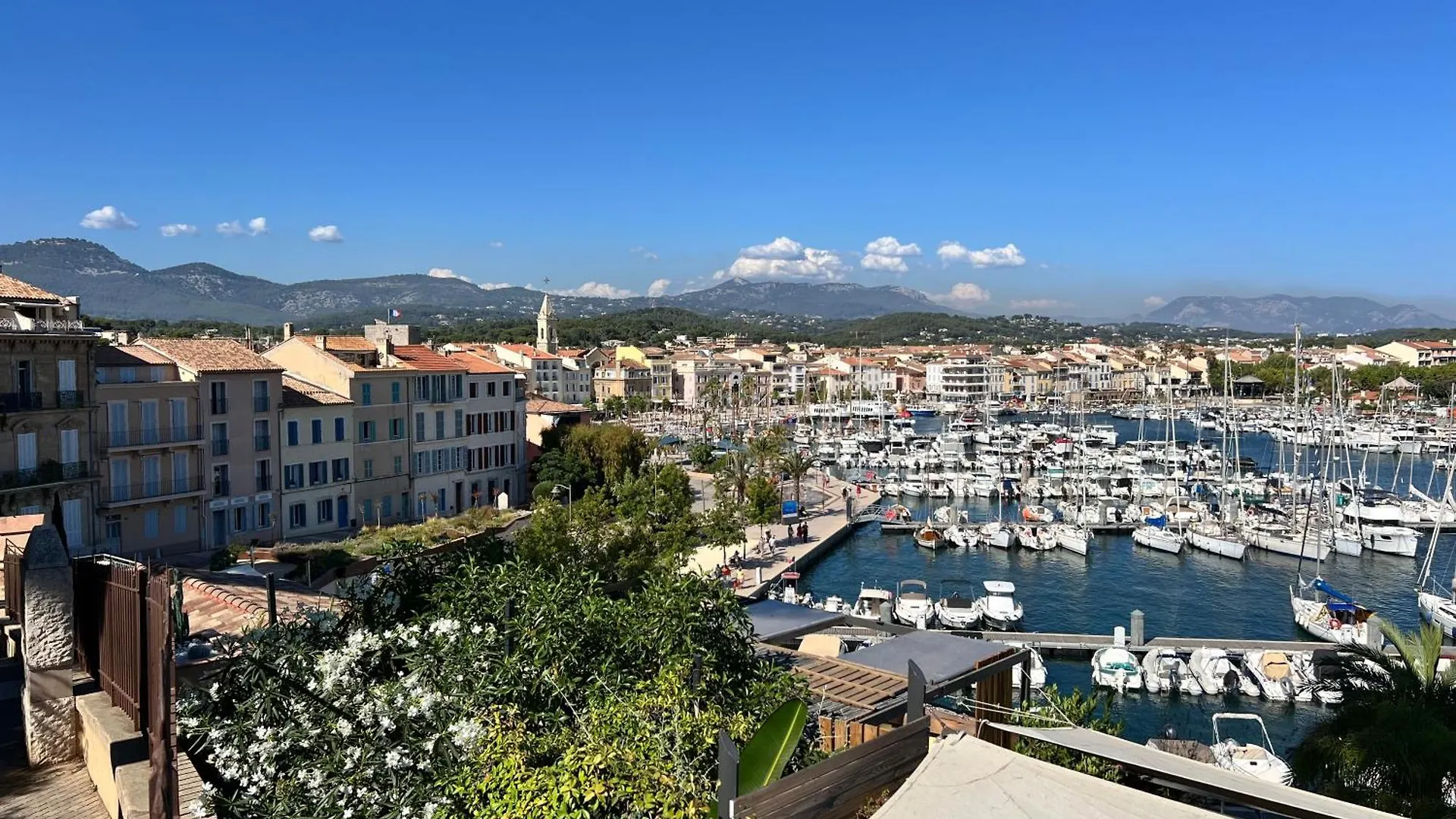 Daire Breathtaking Mediterranean Views From Renovated Cosy Nest, Walk To Portissol Beach And Port Sanary-sur-Mer Fransa