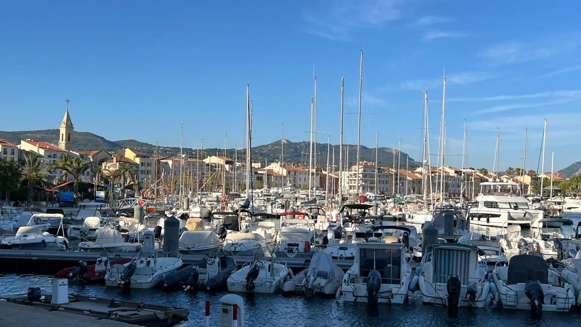 Breathtaking Mediterranean Views From Renovated Cosy Nest, Walk To Portissol Beach And Port Sanary-sur-Mer Daire