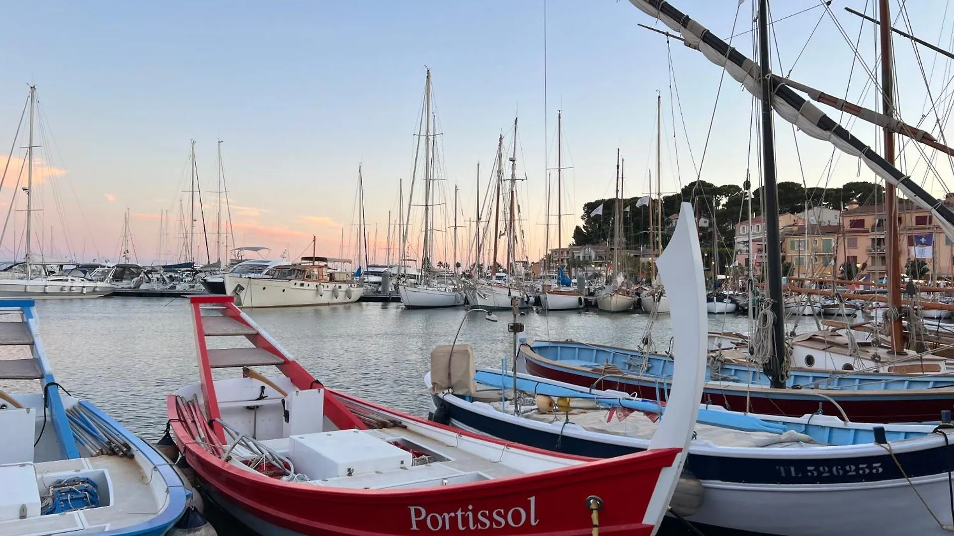 Breathtaking Mediterranean Views From Renovated Cosy Nest, Walk To Portissol Beach And Port Sanary-sur-Mer 0*,